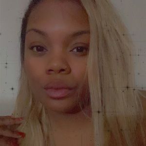 Meet your Posher, Yolanda